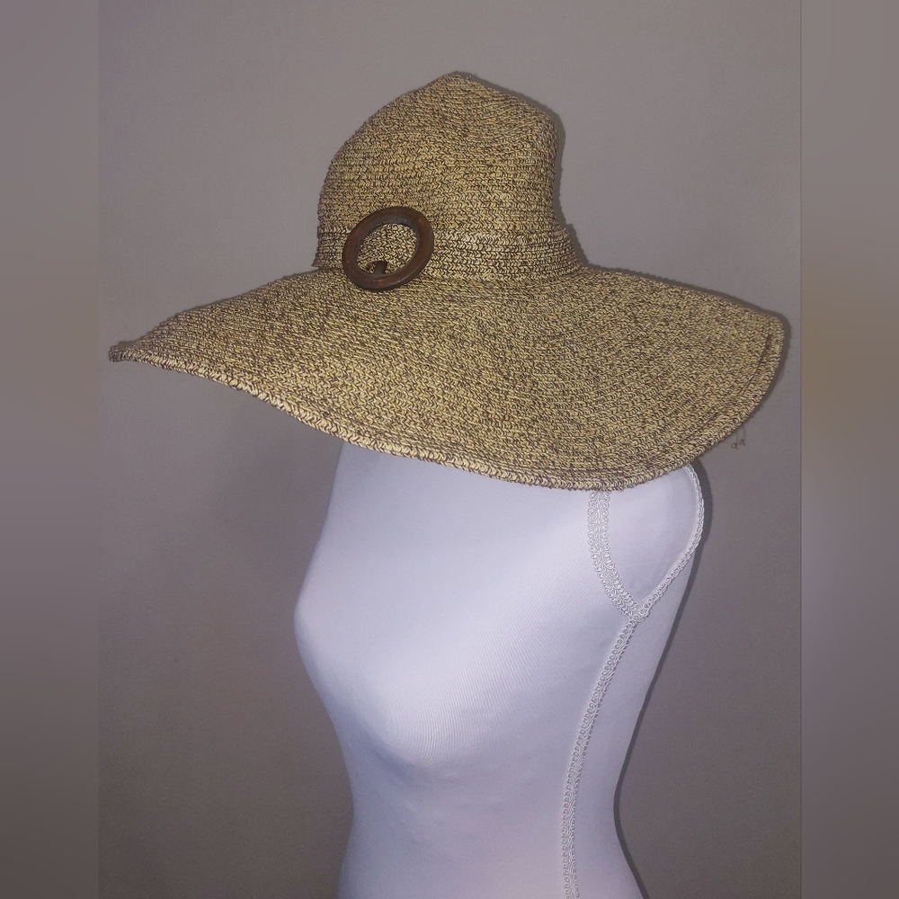 Elegant Tan Wide-Brim Hat